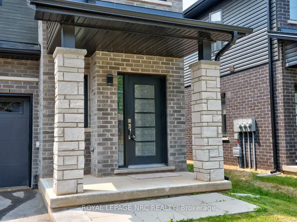 4901 Pettit Ave, Niagara Falls, ON L2E 0B7