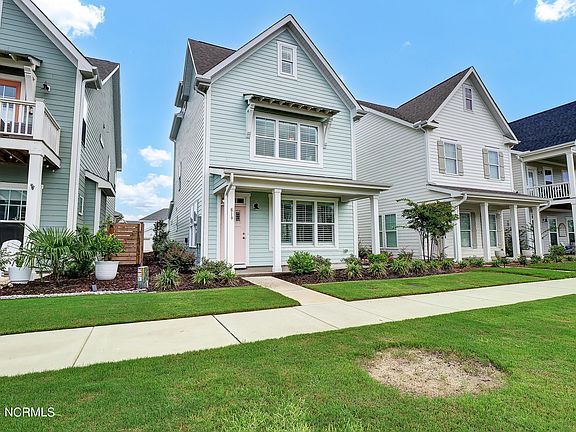 4th image of 819 Edgerton Drive