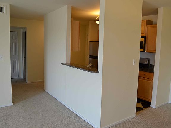 5th image of 1931 Prairie Sq APT 309