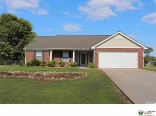 127 Honeycutt Rd, Hazel Green, AL 35750