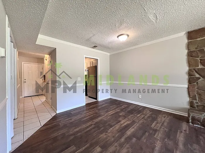 208 S Cromwell St #E — Photo 12