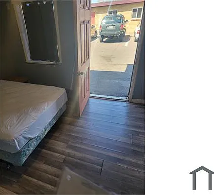 Studio, 300 sqft, $1,495 — Photo 3