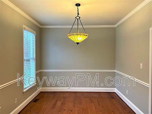 4th image of 2403 Willow Creek Ct W