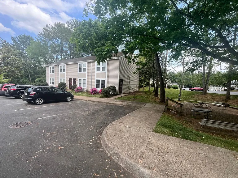 1823 Charles Ct — Photo 11