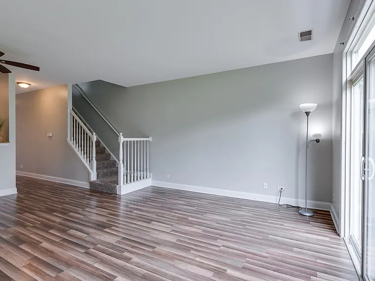 806 Woodewind Dr — Photo 4