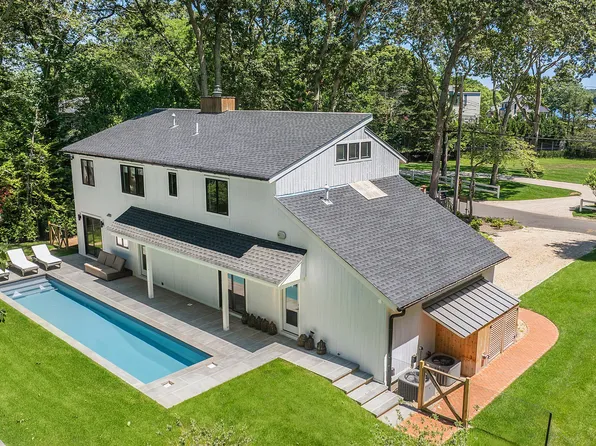 221 Redwood Rd, Sag Harbor, NY 11963