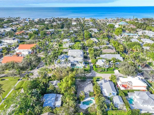 61 4th ST S, NAPLES, FL 34102