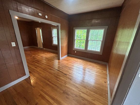 4th image of 145 Roseland Dr