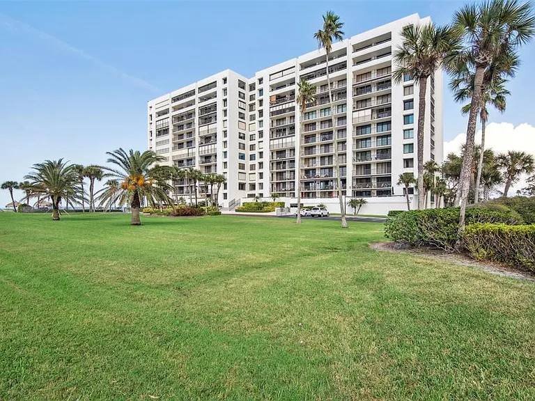 1460 Gulf Blvd #411 — Photo 37