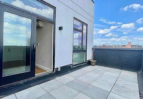 2nd image of 530 Midwood St APT 6C
