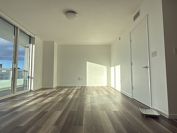 5th image of 50 Biscayne Blvd APT 3400