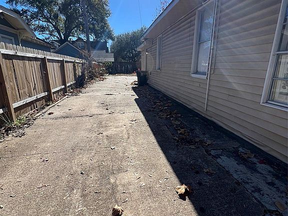 3rd image of 122 Redan St