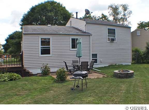 2nd image of 1112 Meadowbrook Ln