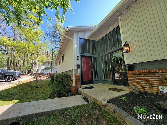 4th image of 70 Briarview Cir