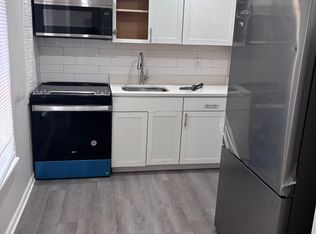 600 S Wall St APT 4, Carbondale, IL 62901