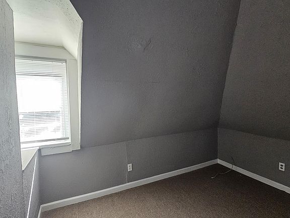 5th image of 517 E 44th St