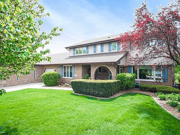 2nd image of 8025 Cambridge Dr