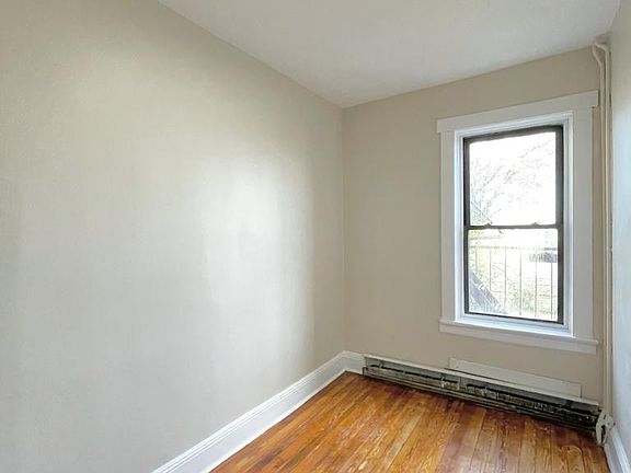 3rd image of 68 Clifton Pl APT 1R