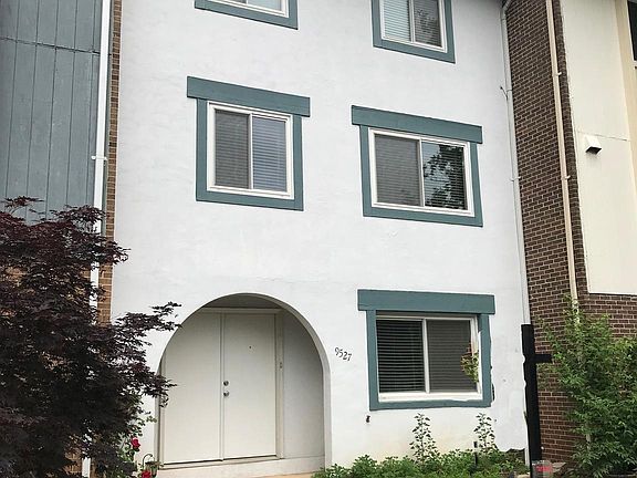 2nd image of 9527 Barcellona Ct