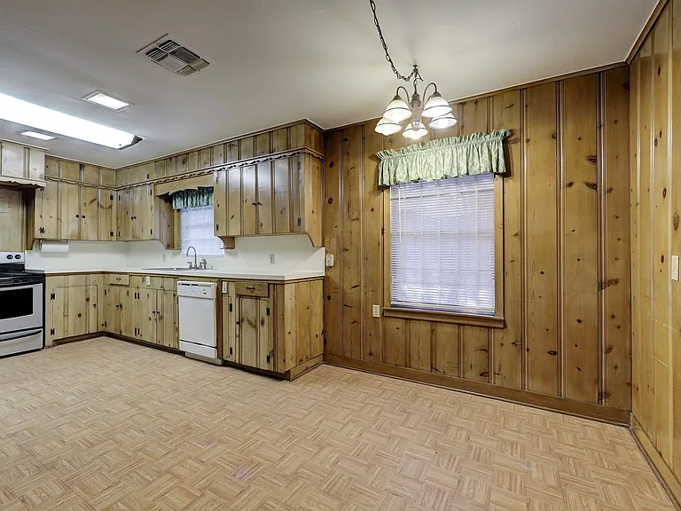 4002 Portsmouth Ave — Photo 6