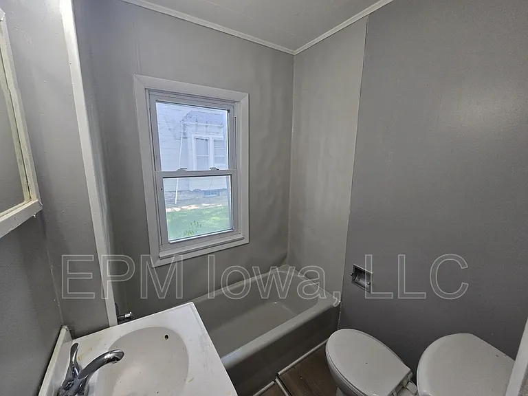 301 Leland Ave — Photo 20