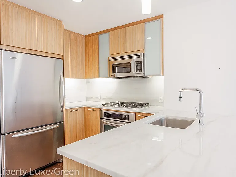 200 N End Ave #12S — Photo 4