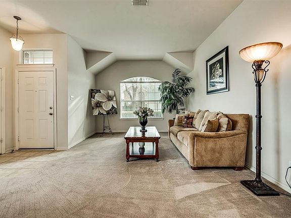 3rd image of 3245 Chesington Dr