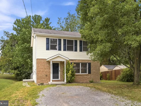 100 Oakmont Cir, Winchester, VA 22602