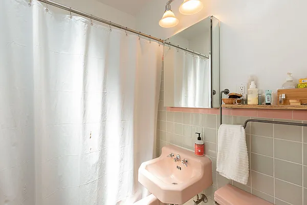 Rented by Berman Realty | media 10