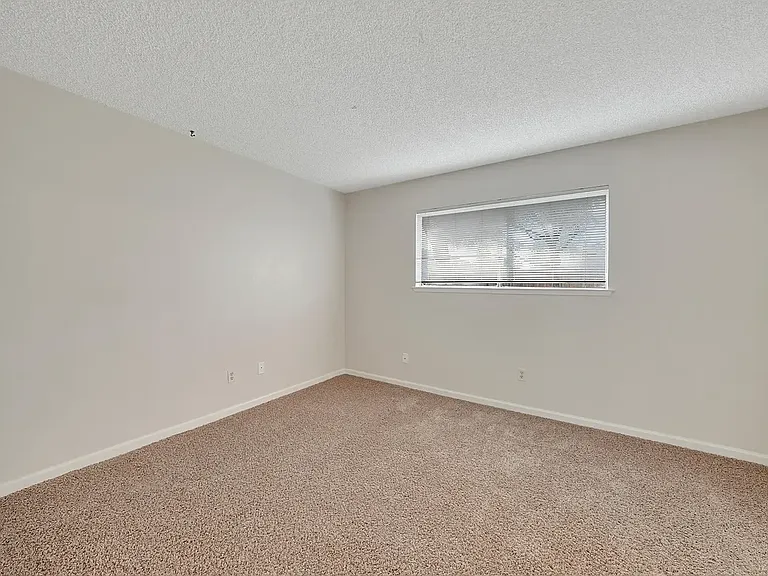 2297 N Polk St — Photo 20