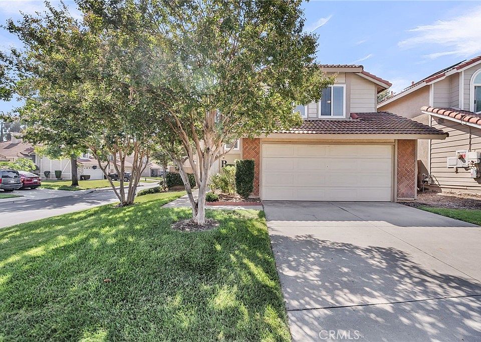 1st image of 1105 W Victoria St