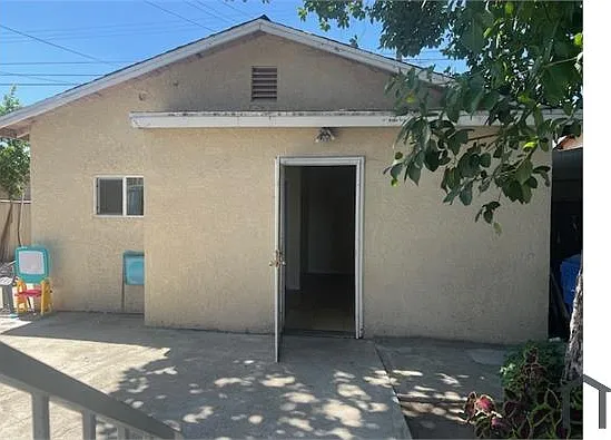 1060 W 51st Pl — Photo 8