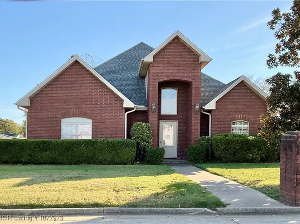 2201 L St, Barling, AR 72923