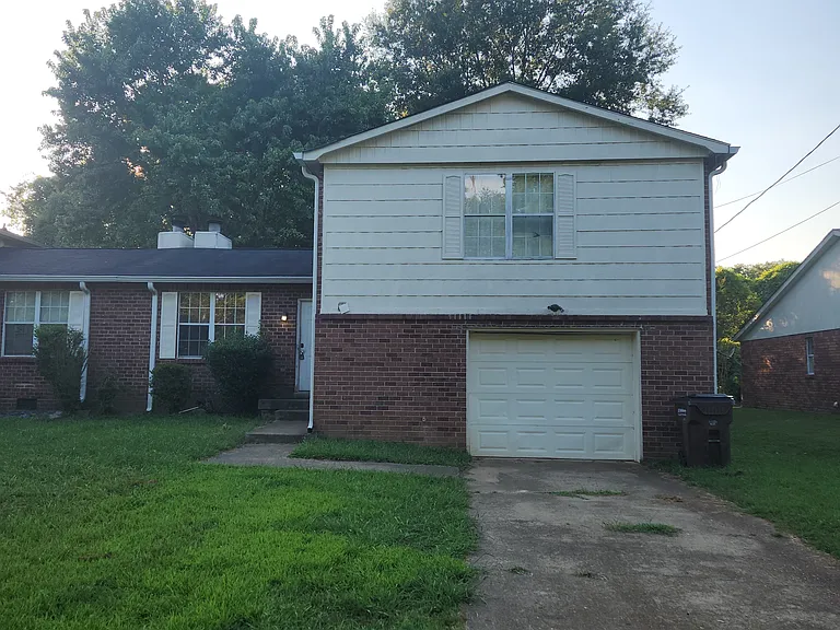 1438 E Cedar Ln — Photo 7
