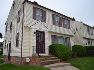 2241 N Taylor Rd, Cleveland Heights, OH 44112