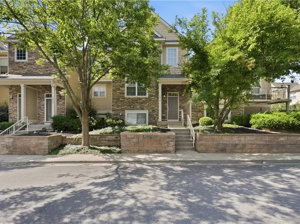 7619 W 158th Ter, Overland Park, KS 66223
