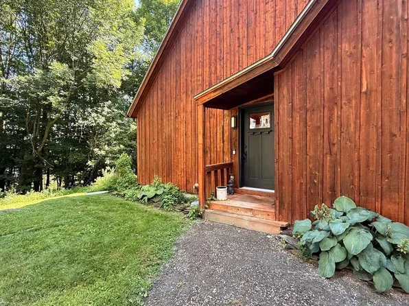 412 Logan Drive, Newport City, VT 05855