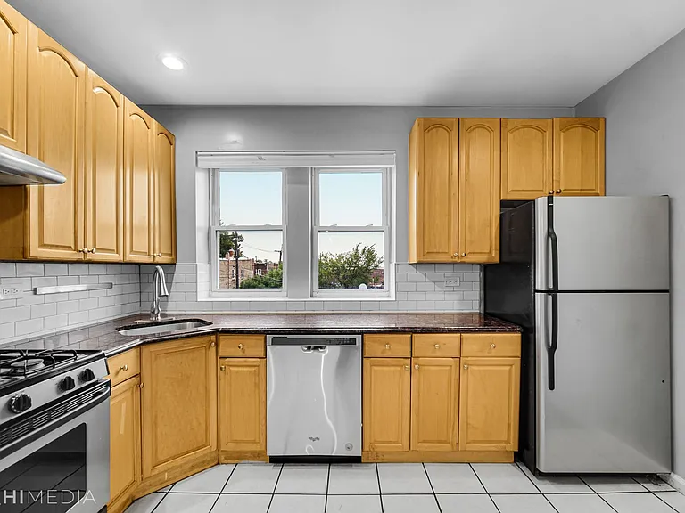 4006 W Nelson St — Photo 8