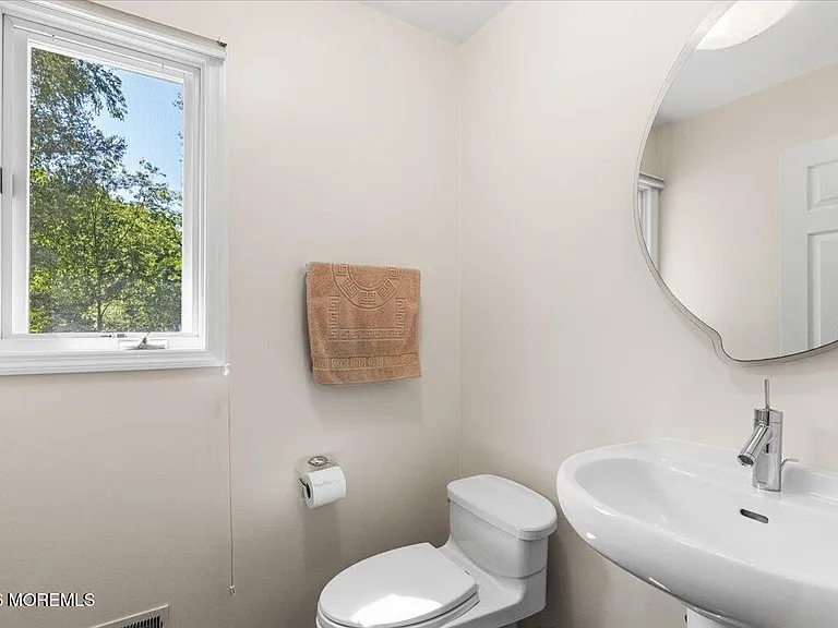 25 Ryan Rd — Photo 16