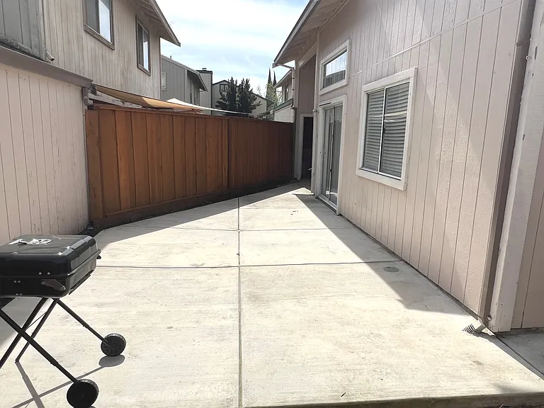 5354 Meadow Wood Ln — Photo 17