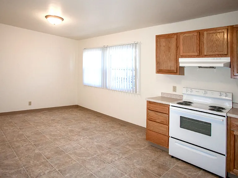 500 Glendale Blvd — Photo 3