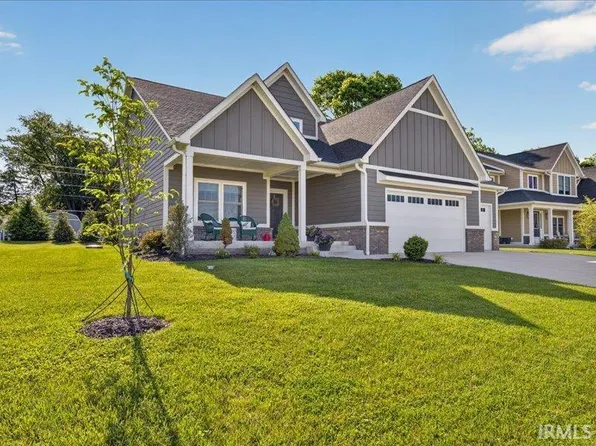 4528 N Triple Crown Dr, Bloomington, IN 47404
