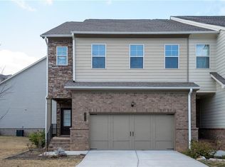 2215A Manor Pointe Dr, Cumming, GA 30041