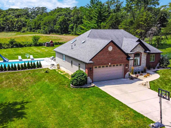 9120 Henry St, Dyer, IN 46311