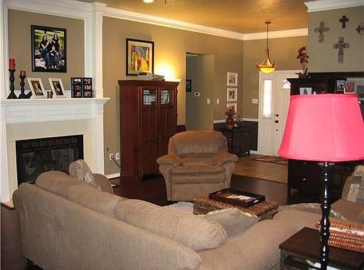 4th image of 716 Aster Dr