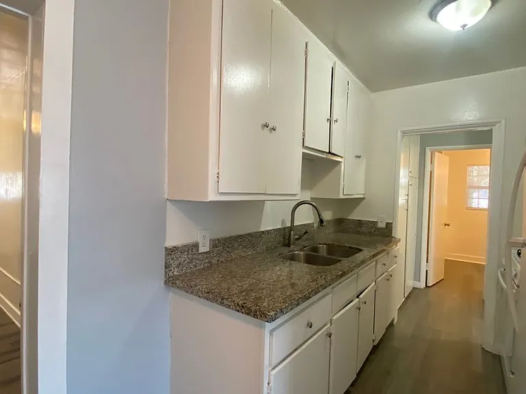 1431 Elm Ave — Photo 6