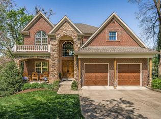 2433 Ashwood Dr, Louisville, KY 40205