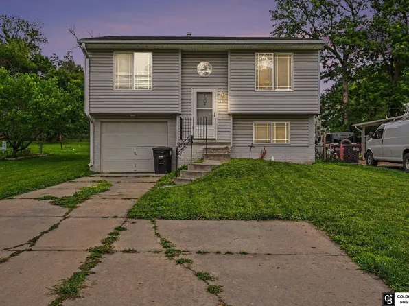 5817 S 51st St, Omaha, NE 68117