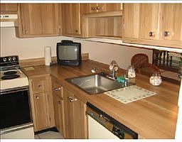 5th image of 5546 Lakewood Cir S APT A