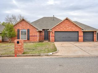 1016 NW 172nd St, Edmond, OK 73012